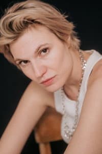Elena Wolff in Noch lange keine Lipizzaner