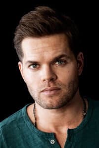 Wes Chatham in The Fix