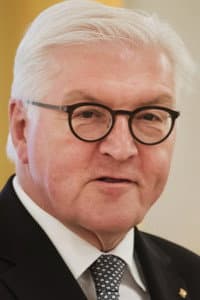 Frank-Walter Steinmeier in Terror. Fußball. Paris 2015 · Die Nationalmannschaft im Visier