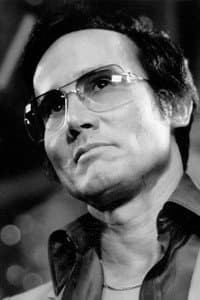 Henry Silva in Killer contro killers