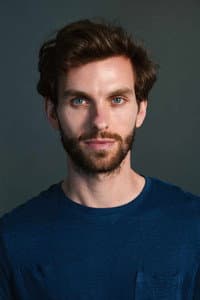 Angélo Schuurmans in Frisky Business