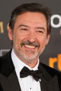 Ginés García Millán in Retrato de mujer con hombre al fondo