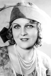 Marion Lessing in Seas Beneath