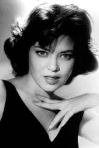 Linda Lawson in Mrs. Stone's Thing