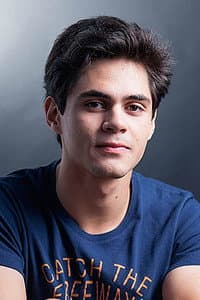 Lucas Veloso in O Sertão Vai Vir ao Mar