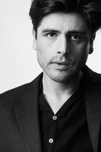 Everardo Arzate in Hermanas