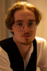 Tom Horton in Gloria 19