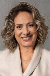 Eliane Giardini in O Amor Está No Ar