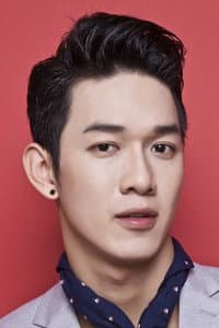 Song Luân in Lật Mặt: Ba Chàng Khuyết