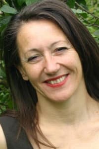 Odile Roig in Loin du front