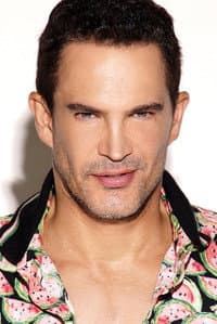Julio Camejo in Destilando amor