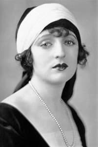 Carmel Myers in Poisoned Paradise