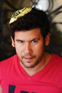 Guy Amir in Maktub