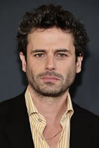 Luke Kirby in Mambo Italiano