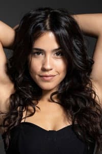 Celeste Sanazi in Kally's Mashup: Un cumpleaños muy Kally