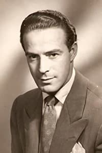 Conrado San Martín in Siempre vuelven de madrugada