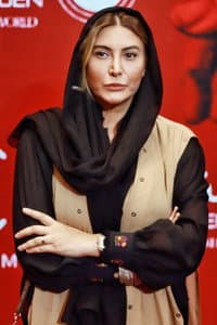 Fariba Naderi in Yek Bam o Do Hava