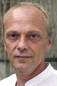 Attila Mokos in Felkészülés meghatározatlan ideig tartó együttlétre