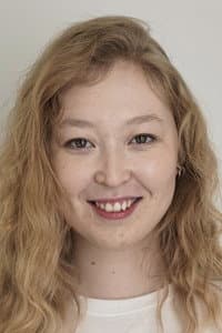 Laura Tursunkanova in Папа умер в субботу
