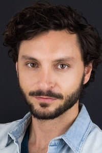 Santiago Meneghello in El traje del novio