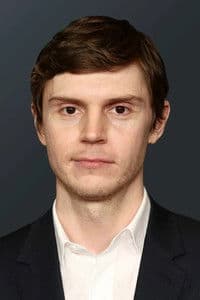 Evan Peters in DAHMER - Monster: The Jeffrey Dahmer Story