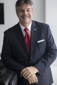 Roberto Vigoreaux in Sucedió en Branderí