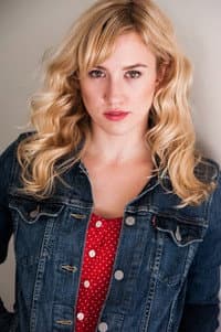 Hannah Telle in Two Pints Lighter