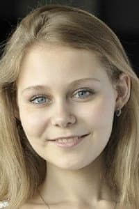 Anna Dulova in Сквозь черное стекло