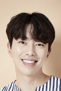 Yoon Hyun-min in 나 홀로 그대