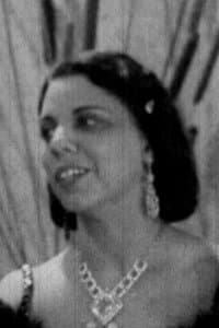 Gladys Williams in The Notorious Elinor Lee