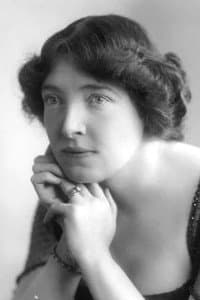 Irene Rooke in The Street of Adventure