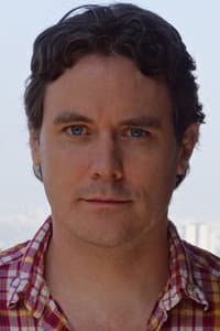 Gabriel Olds in Selling Isobel