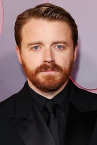 Jack Lowden in Capone