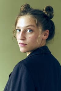 Laura-Sophie Warachewicz in Endlich Leon