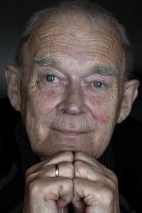 Arthur Arntzen in Oluf i eget bokbad