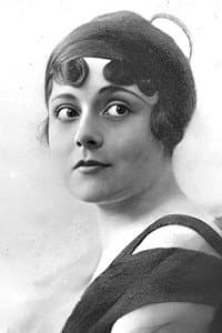 Betty Howe in Wolves of Kultur