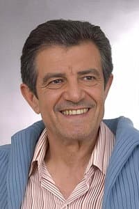 Eriş Akman in Aile Şerefi