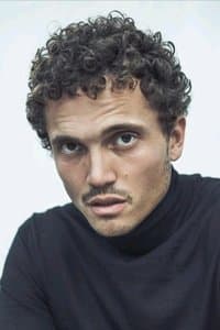 Karl Glusman in Love