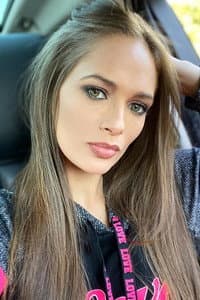 Jessica Dykstra in Hot