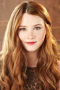 Violet Brinson in Walker