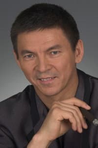 Yerik Zholzhaksynov in Revue na zakázku