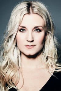 Emmi Christensson in Campa i klaveret