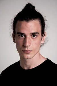 Alex Anton in Perhoset