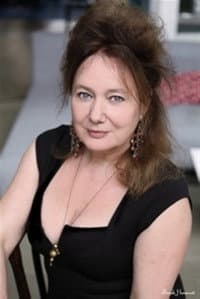 Brigitte Faure in Je suis si loin