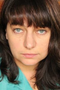 Véronique Dossetto in Un pied dans le crime