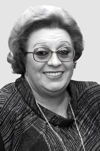 Florinda Chico in El cura ya tiene hijo