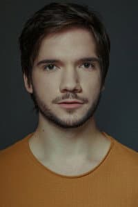 Vitor Julian in 7 Prisioneiros