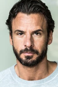 Stephan Luca in Die fremde Familie