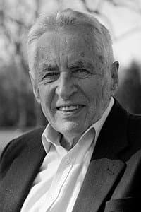 George Mikell in I predoni del Sahara