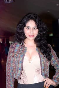 Neha Bhasin in Life Ki Toh Lag Gayi